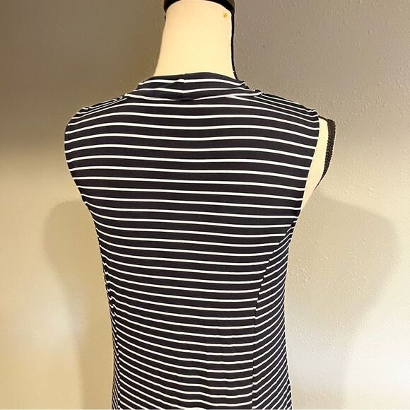 V-neck striped sleeveless maxi dress - Picture 6 of 12